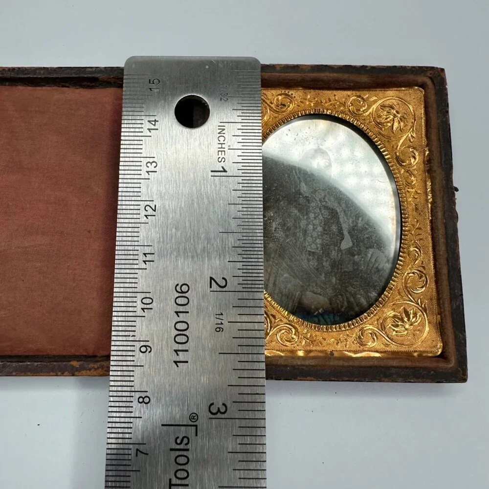 Antique Daguerreotype Photograph 1/9th Plate Victorian Woman Book Leather Case - Picture 12 of 14